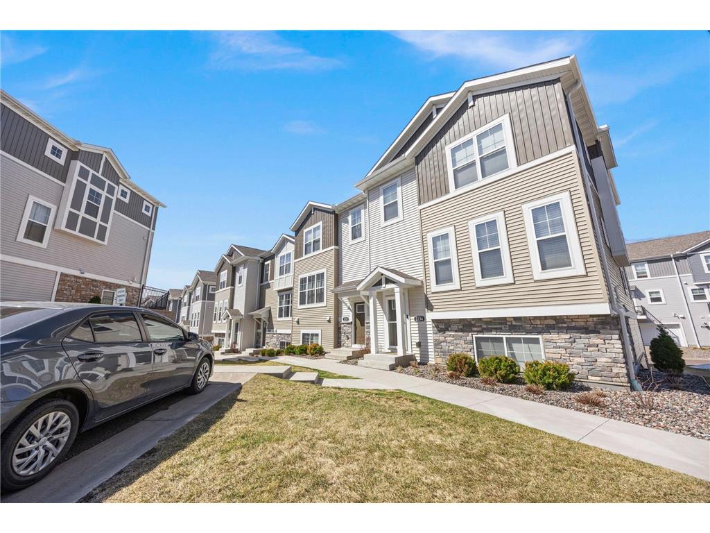 2230 Gateway Curve North Saint Paul MN 55109 7044266 image5