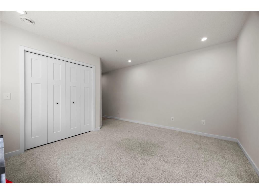 2230 Gateway Curve North Saint Paul MN 55109 7044266 image51