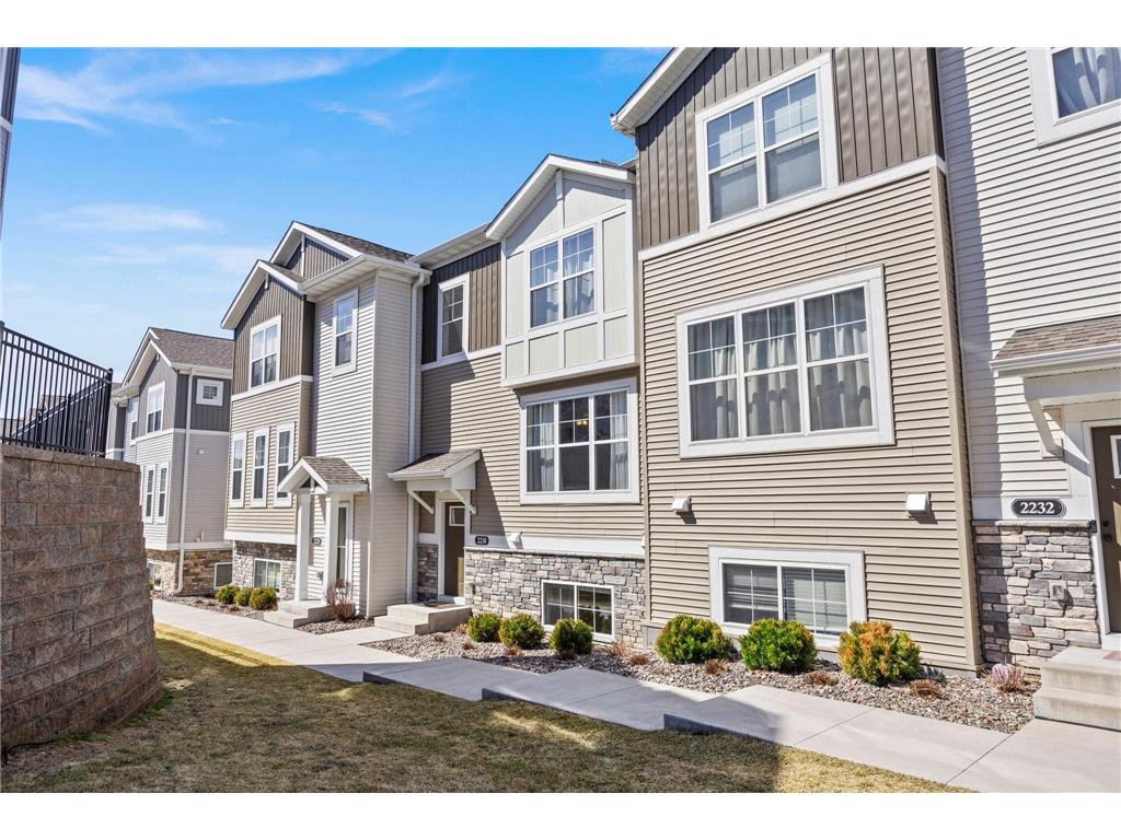 2230 Gateway Curve North Saint Paul MN 55109 7044266 image6