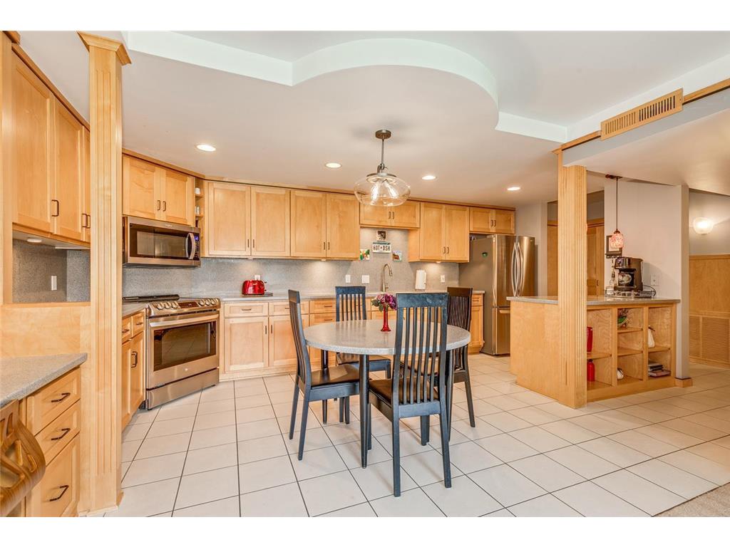 2230 Midland Grove Road #104 Roseville MN 55113 6568277 image1