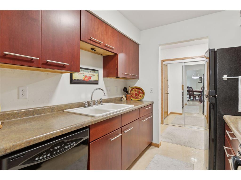 2230 Midland Grove Road #208 Roseville MN 55113 6785504 image12