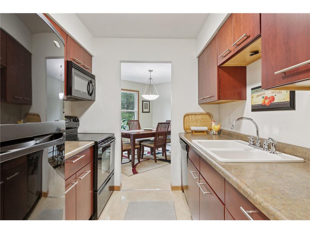 2230 Midland Grove Road #208 Roseville MN 55113 6785504 image13