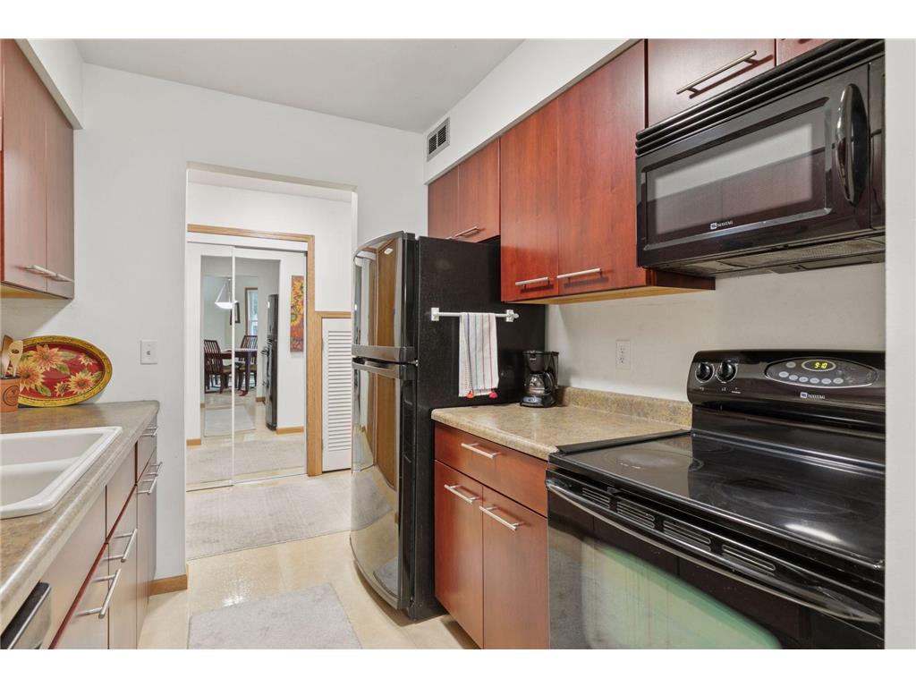 2230 Midland Grove Road #208 Roseville MN 55113 6785504 image14