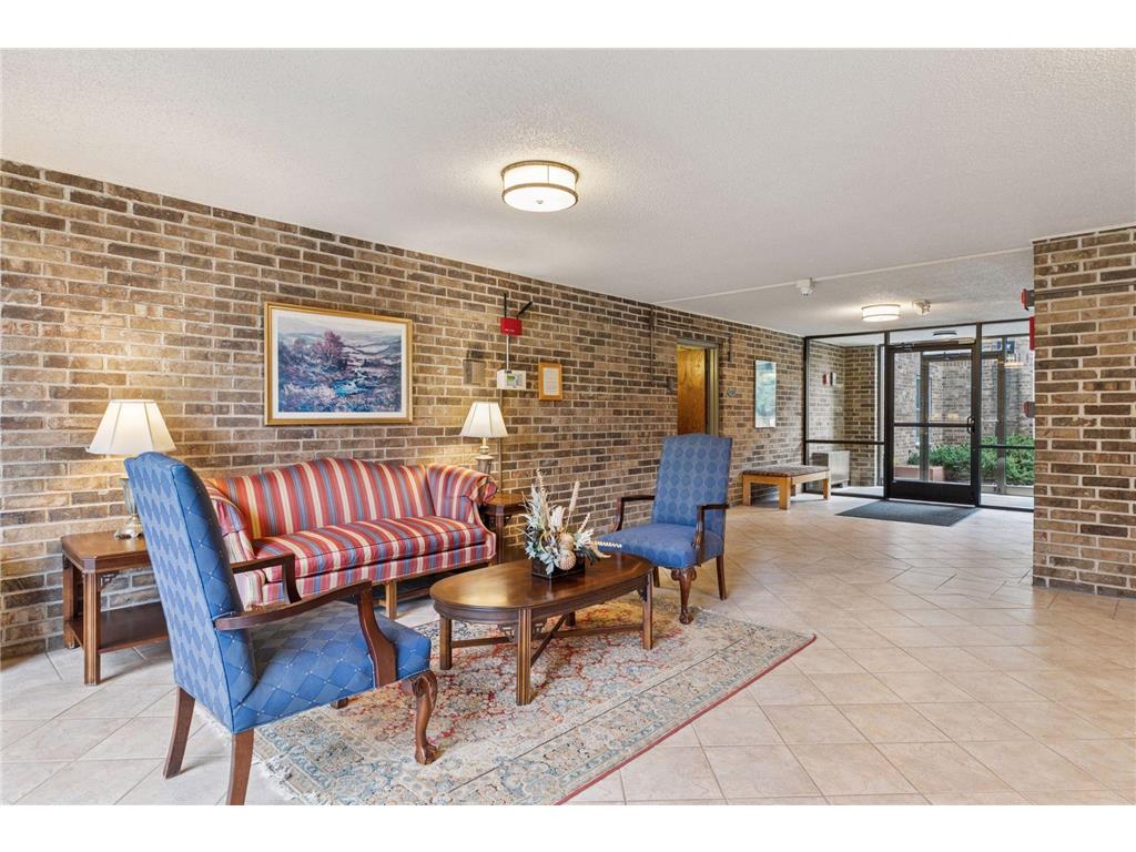 2230 Midland Grove Road #208 Roseville MN 55113 6785504 image40