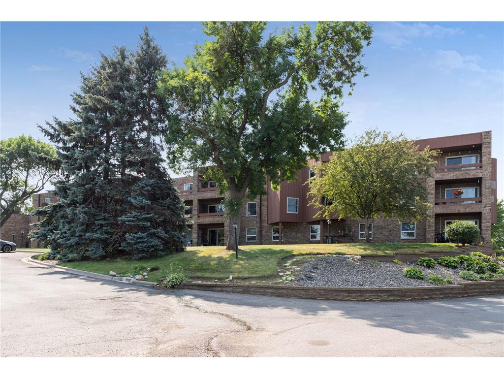 2230 Midland Grove Road #208 Roseville MN 55113 6785504 image57