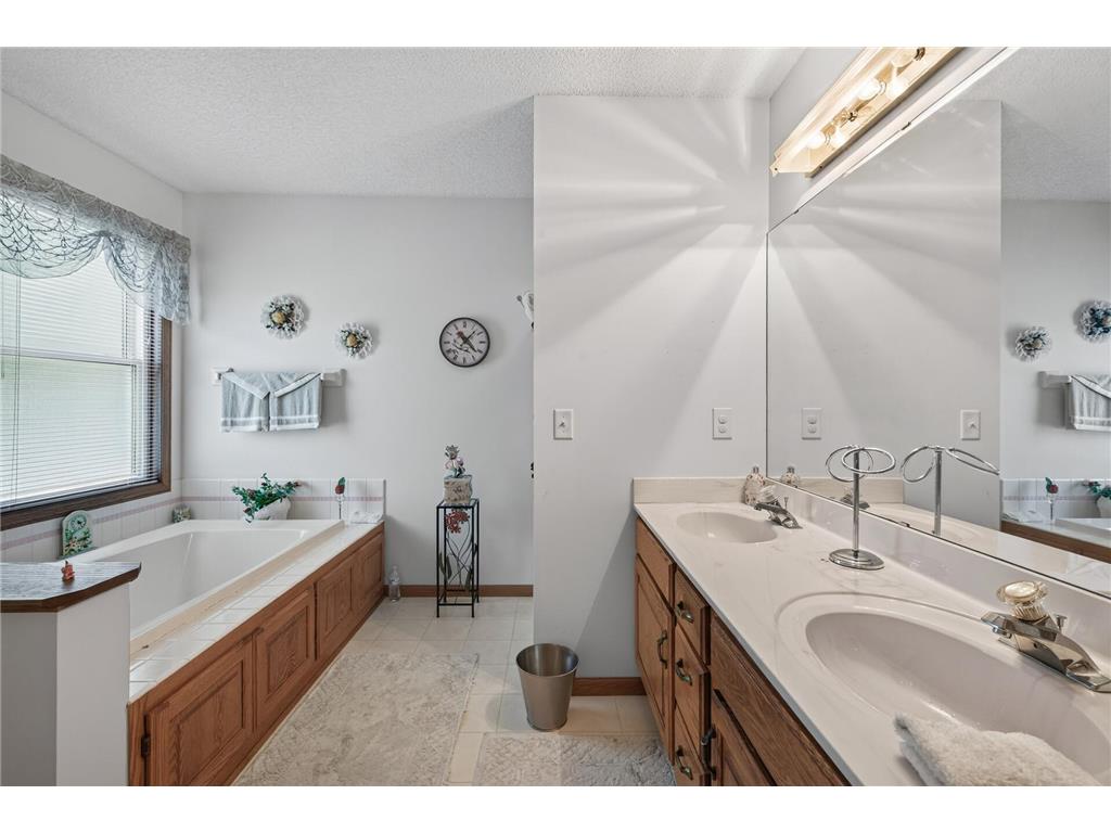 2230 Woodbridge Way Woodbury MN 55125 7100844 image18