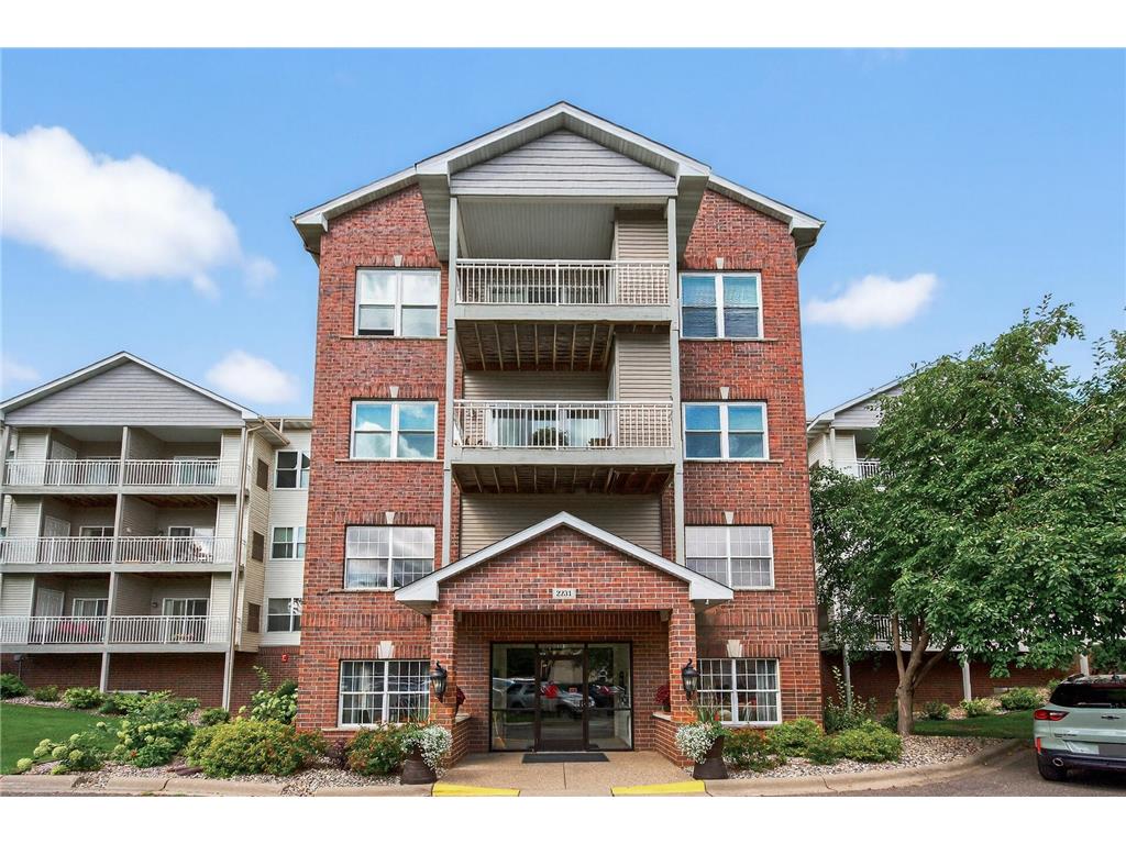 2231 Penn Place #120 North Saint Paul MN 55109 7060353 image2