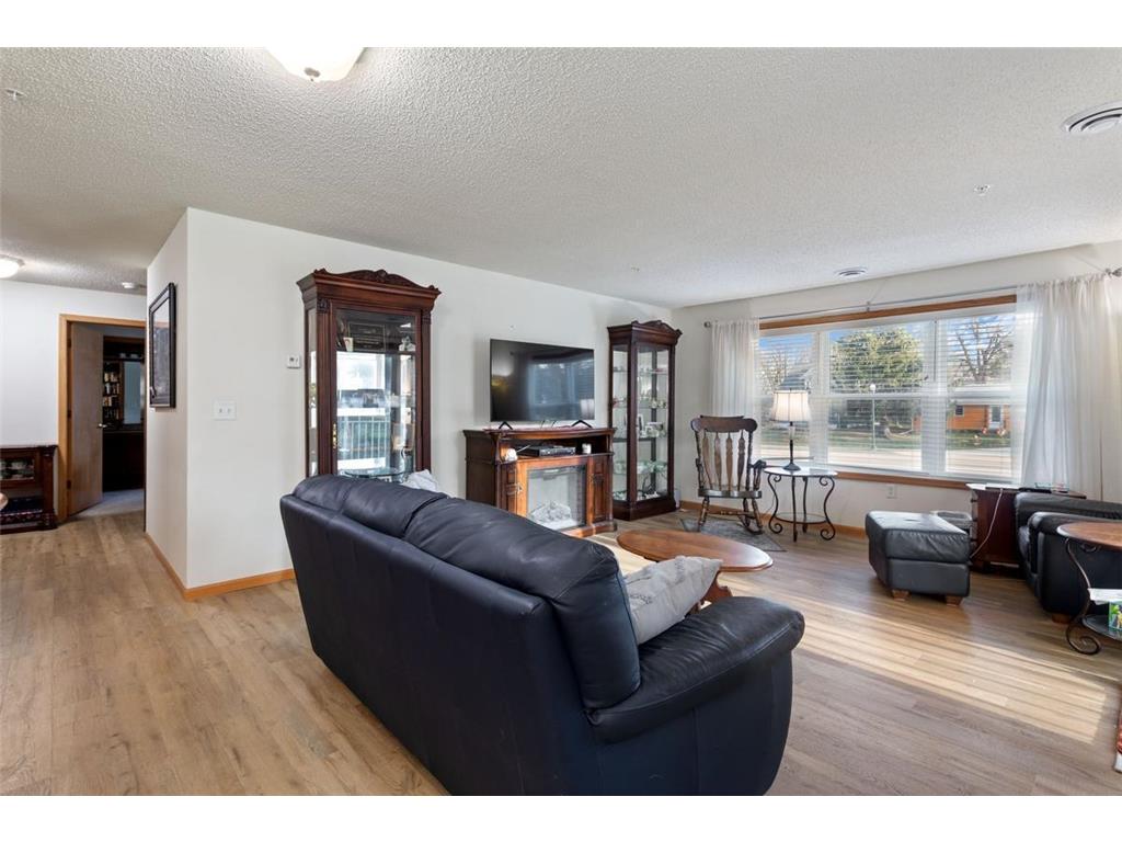 2231 Penn Place #201 North Saint Paul MN 55109 7058017 image3