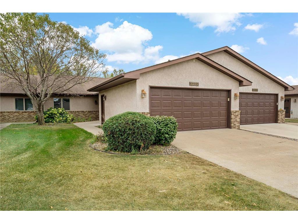 2232 Vierling Drive E Shakopee MN 55379 6611048 image1