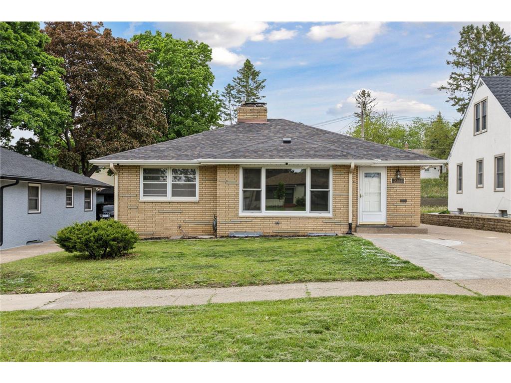 2233 3rd Street E Saint Paul MN 55119 6533856 image1