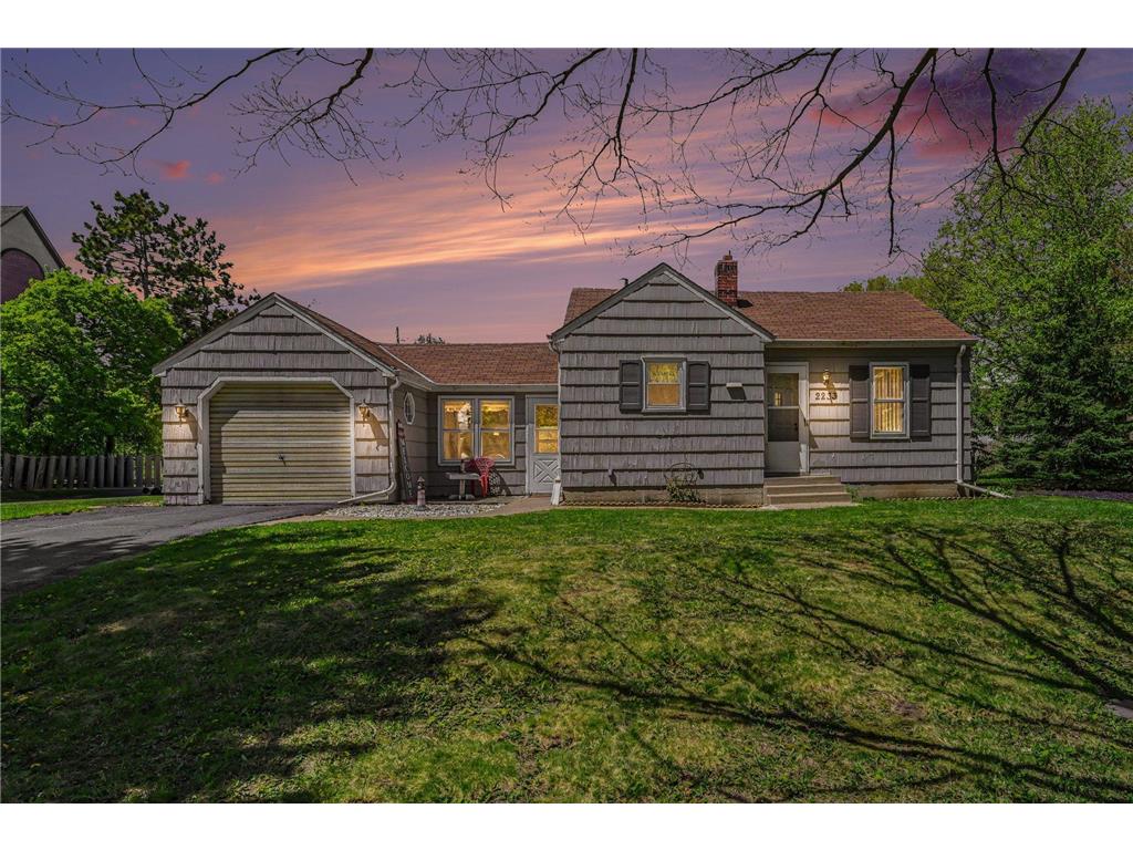 2233 Stewart Avenue Saint Paul MN 55116 7071659 image1