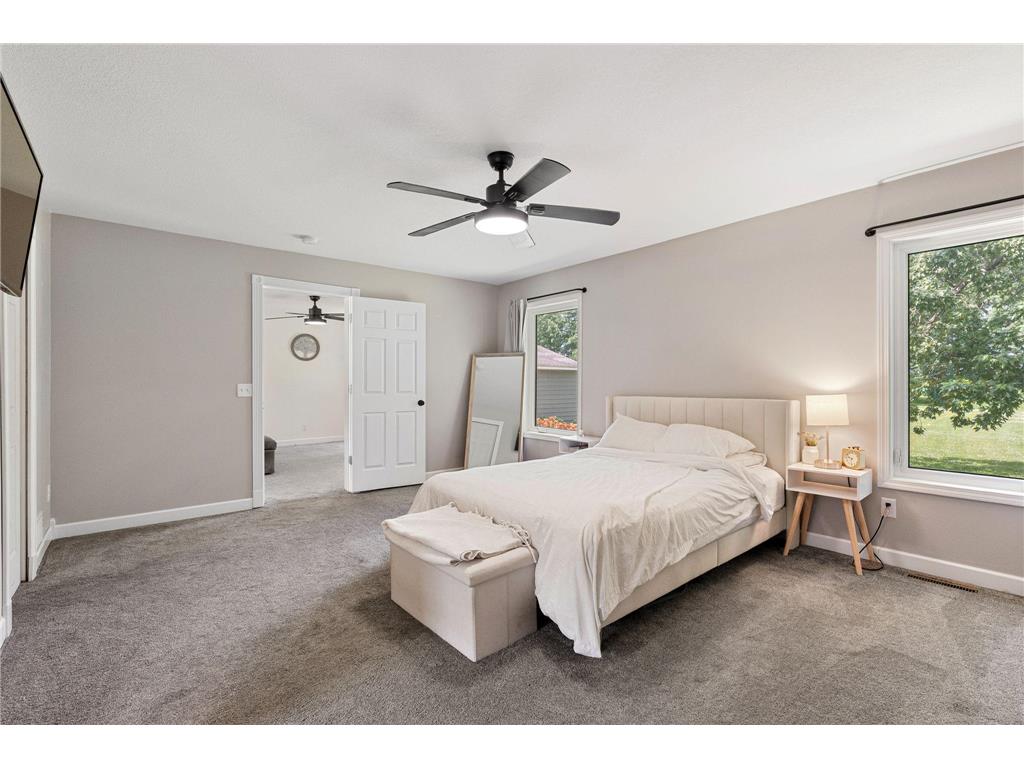 22341 570th Avenue Austin MN 55912 7102371 image22