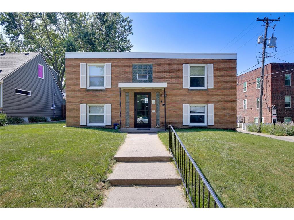 2236 Pinehurst Avenue Saint Paul MN 55116 6747742 image3