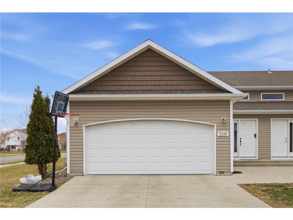2238 35th Street Circle S Moorhead MN 56560 7057362 image1