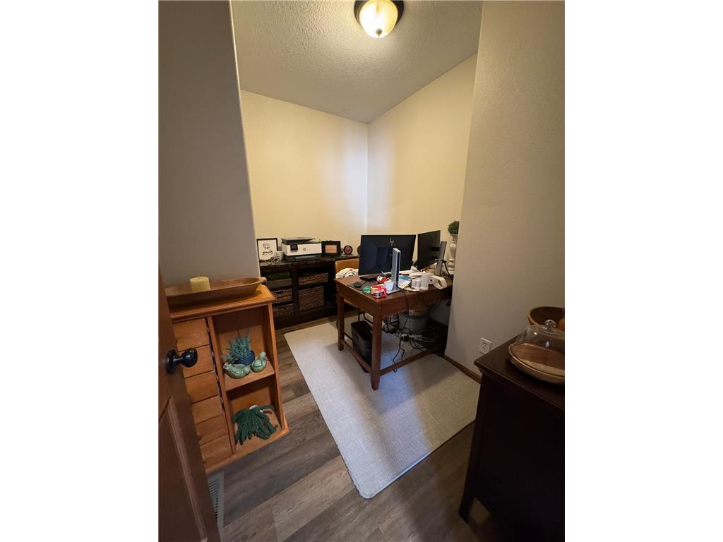 224 25th Street SE Willmar MN 56201 7042457 image32