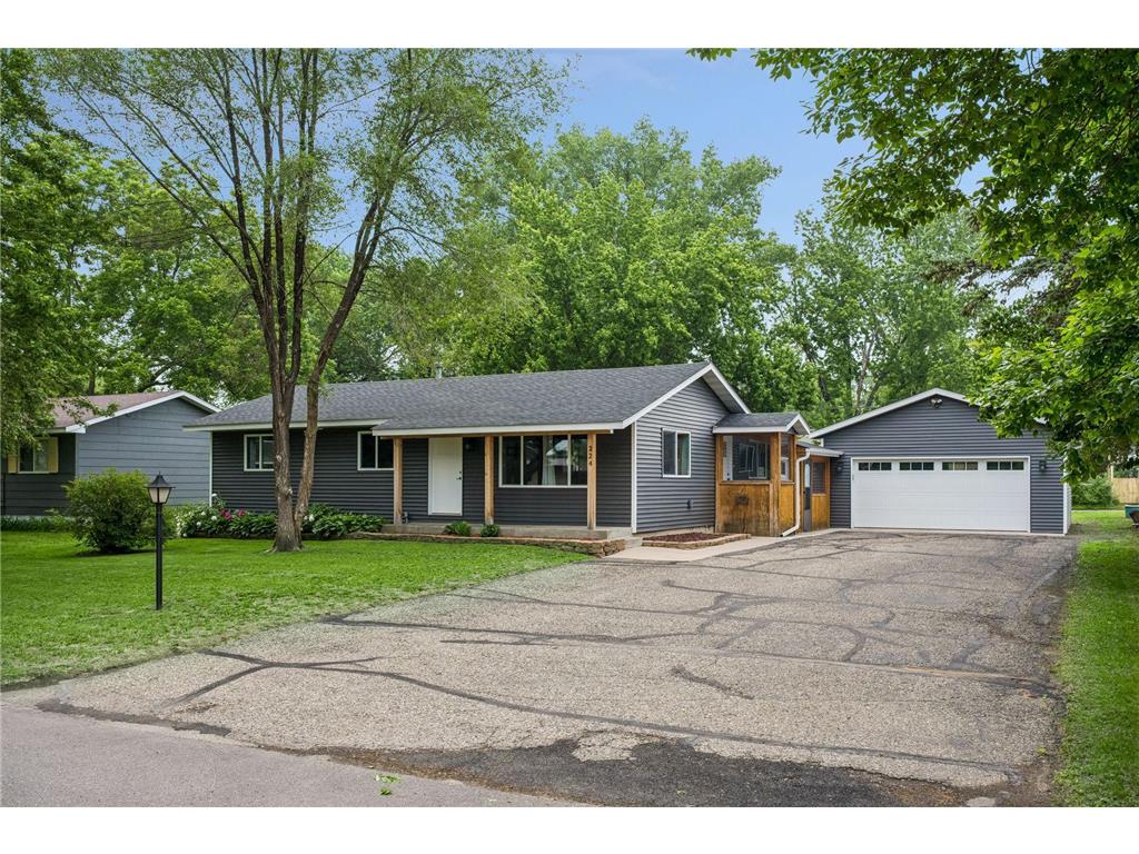 224 37th Avenue N Saint Cloud MN 56303 7064911 image1