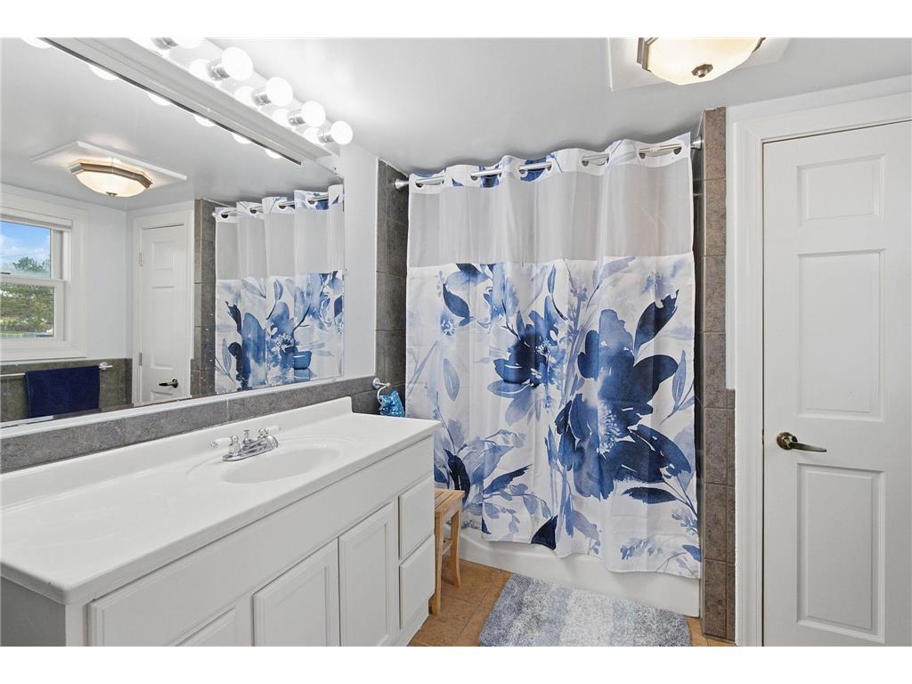 224 E 2nd Street Pillager MN 56473 7065485 image9