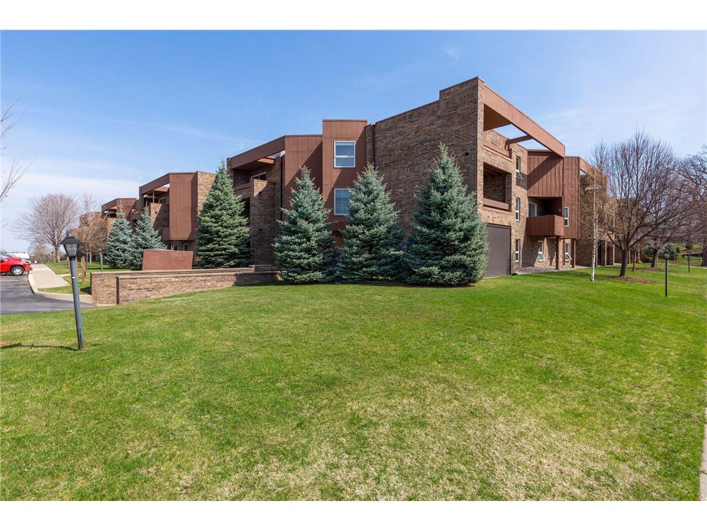 2240 Midland Grove Road #104 Roseville MN 55113 6351908 image1