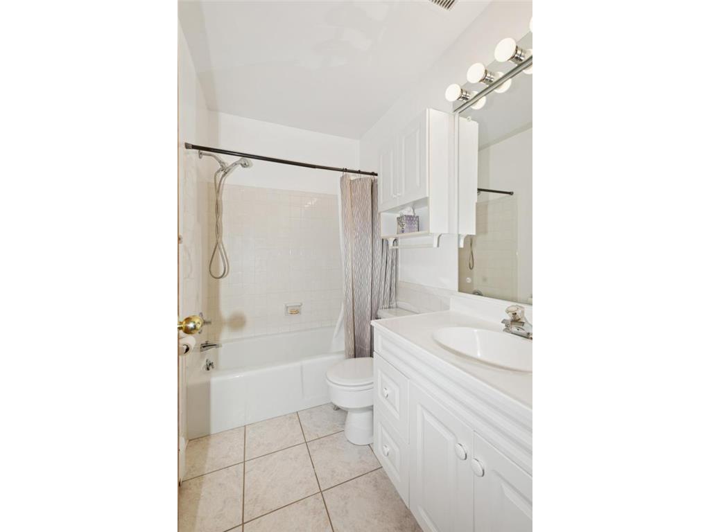 2240 Midland Grove Road #201 Roseville MN 55113 6824584 image15