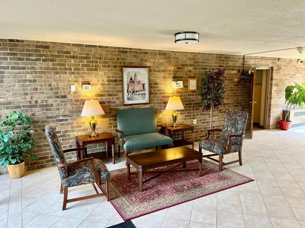 2240 Midland Grove Road #201 Roseville MN 55113 6824584 image3