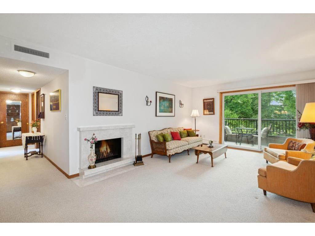 2240 Midland Grove Road #201 Roseville MN 55113 6824584 image4