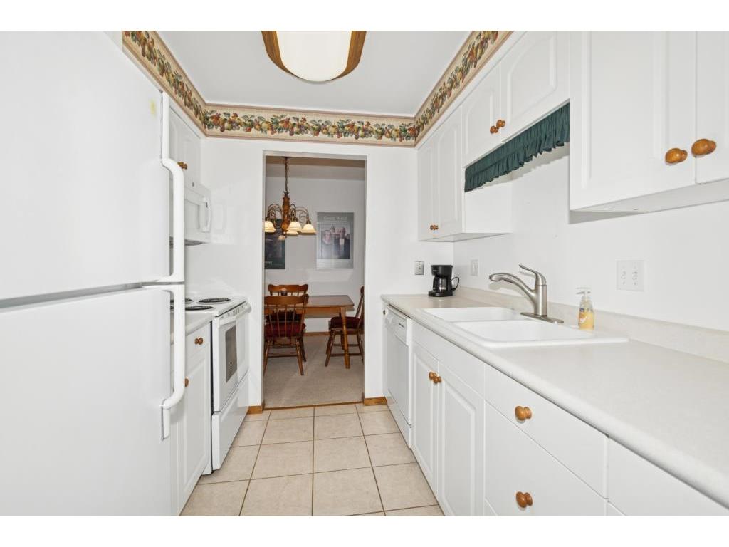 2240 Midland Grove Road #201 Roseville MN 55113 6824584 image9