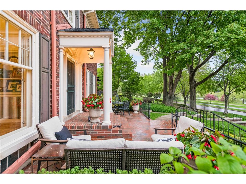 2240 W Lake Of The Isles Parkway Minneapolis MN 55405 - Lake of the Isles 7068826 image3