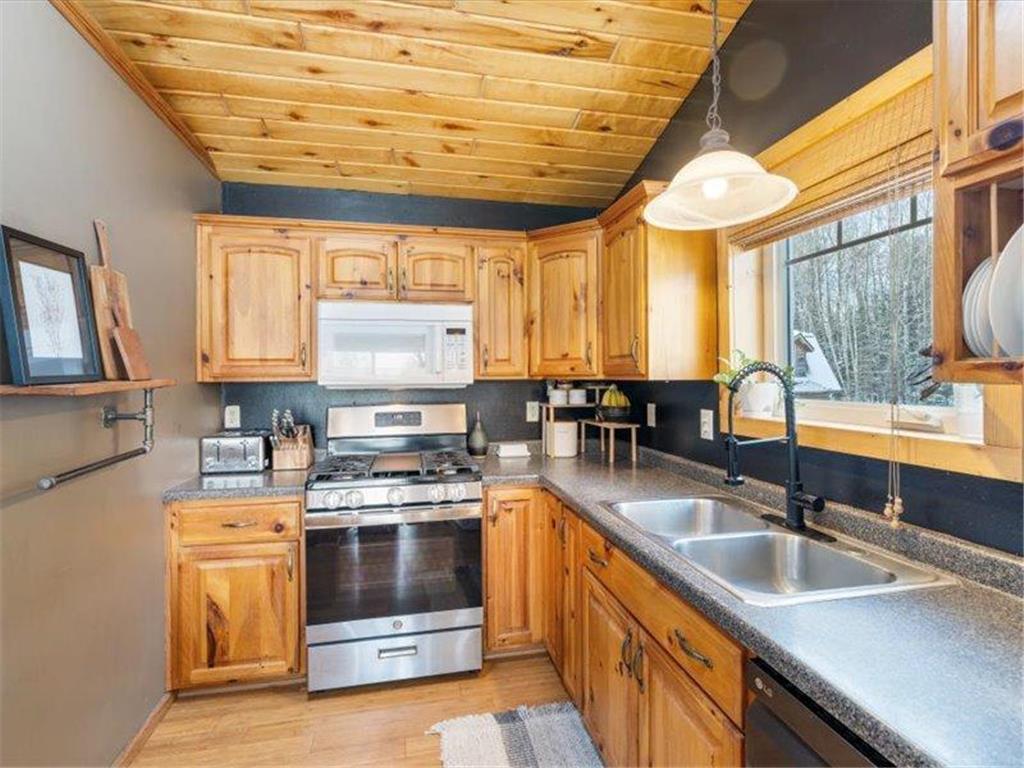 22448 County Road 333 Bovey MN 55709 - Rahkos 7022115 image51