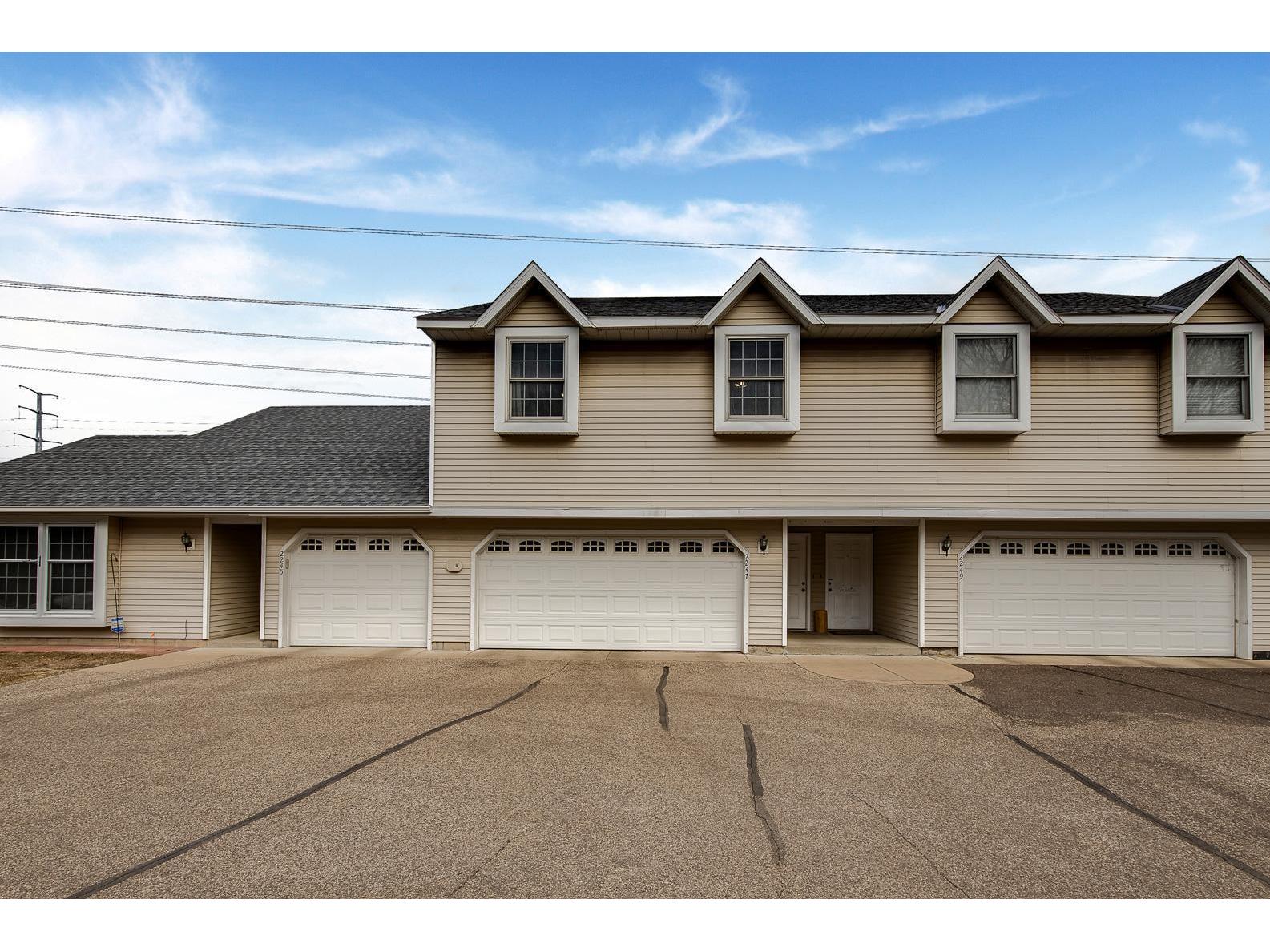 2247 Woodlynn Avenue, Maplewood, MN 55109 MLS 5723580 Edina Realty