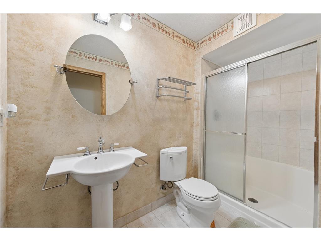 2248 James Street Eagan MN 55122 7050938 image33