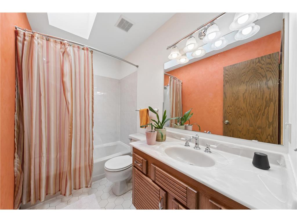 2248 James Street Eagan MN 55122 7050938 image42