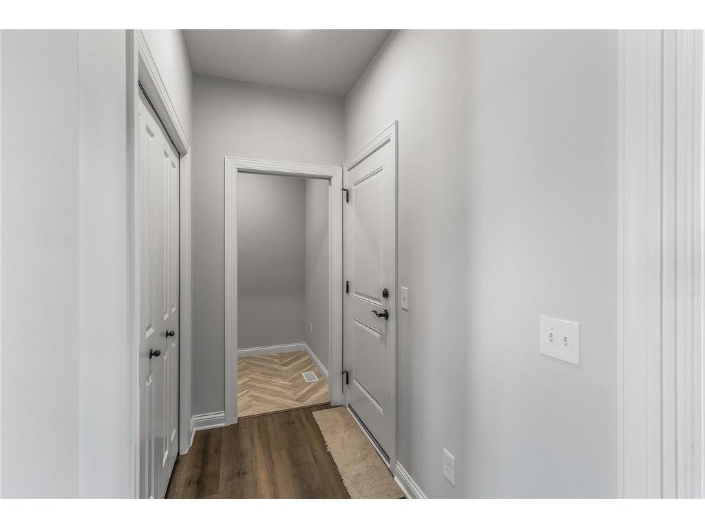 225 10th Avenue NE Hutchinson MN 55350 6791219 image8