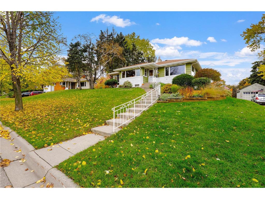 225 18th Avenue N South Saint Paul MN 55075 6451854 image1
