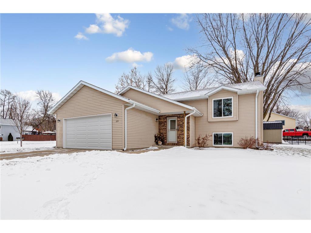 225 19th Street NE Owatonna MN 55060 7004643 image1