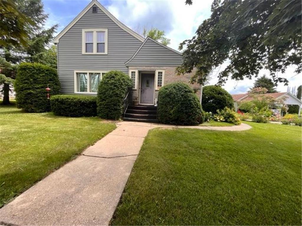 225 3rd Avenue SE, Spring Grove, MN, 55974 MLS 6231303 Edina Realty