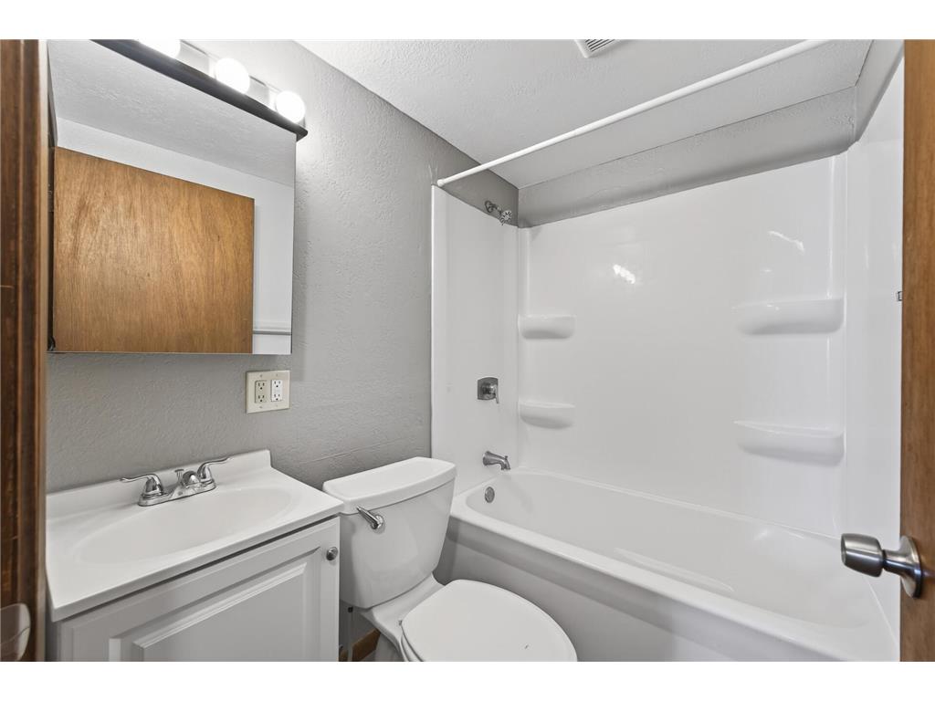 225 6th Avenue SE Osseo MN 55369 7083341 image16