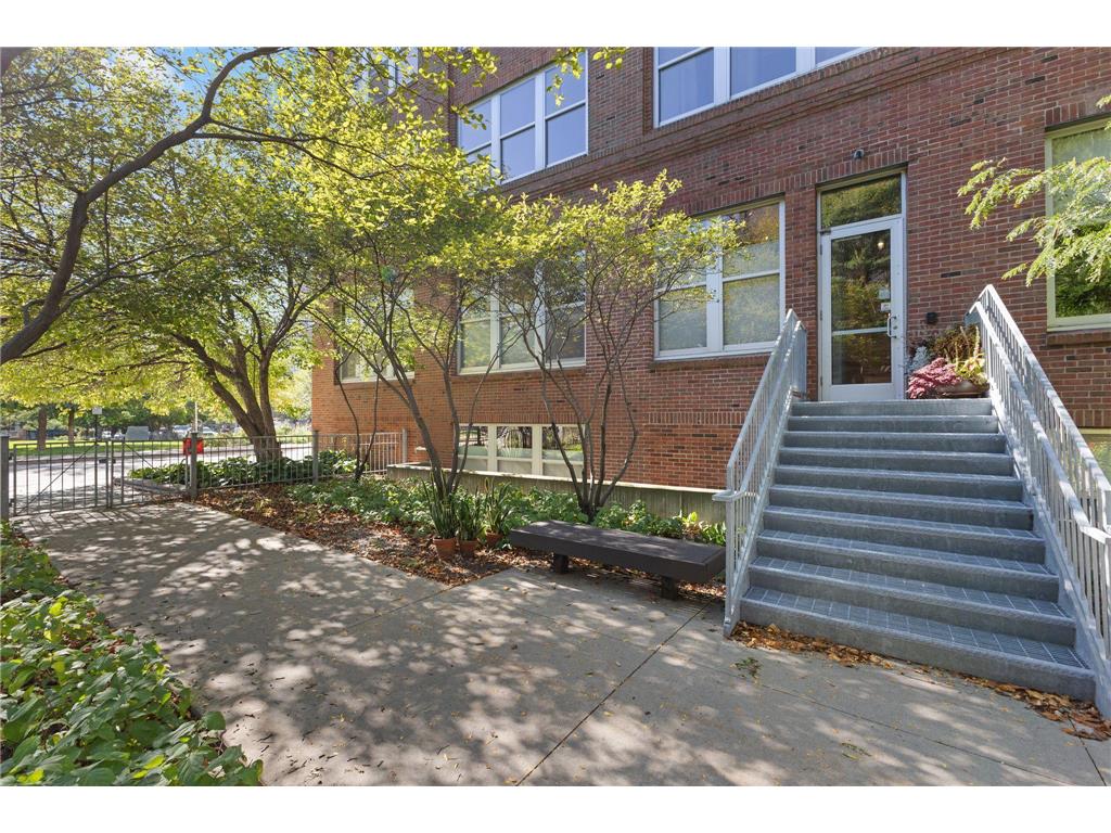 225 9th Street E #409 Saint Paul MN 55101 6801382 image3
