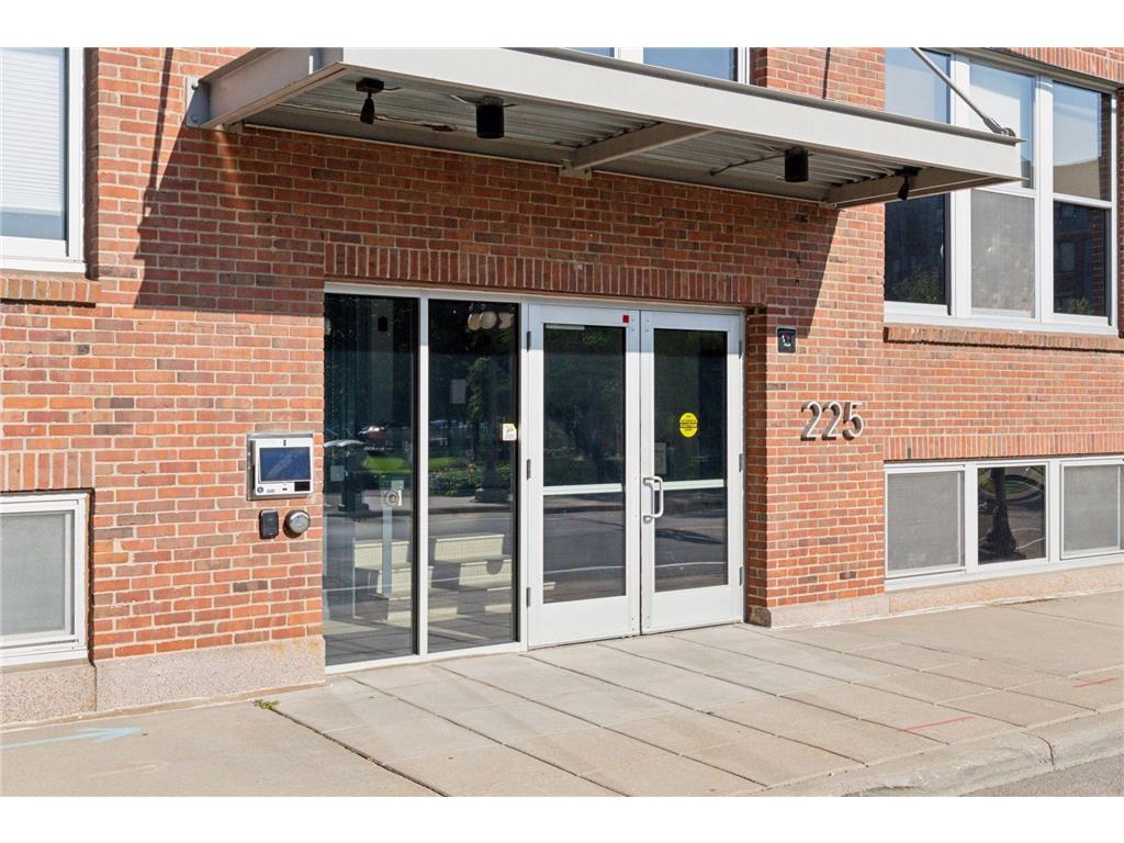 225 9th Street E #504 Saint Paul MN 55101 6796803 image32