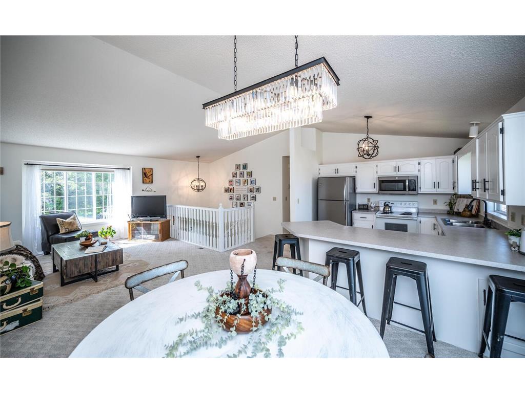 225 Bluestem Avenue Shakopee MN 55379 6535404 image1