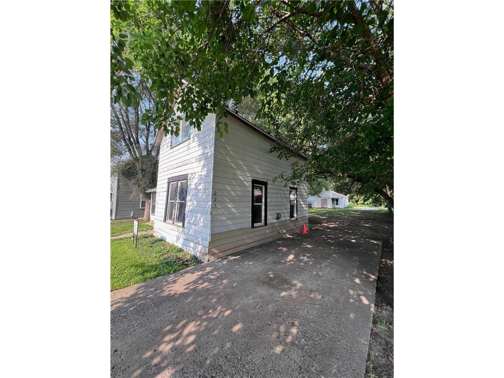 225 Cherry Avenue N Annandale MN 55302 6572750 image1
