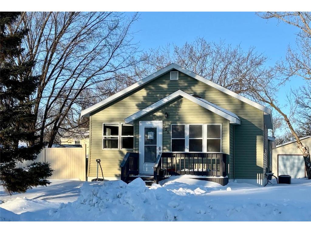 225 Kneale Avenue N Thief River Falls MN 56701 7027349 image1