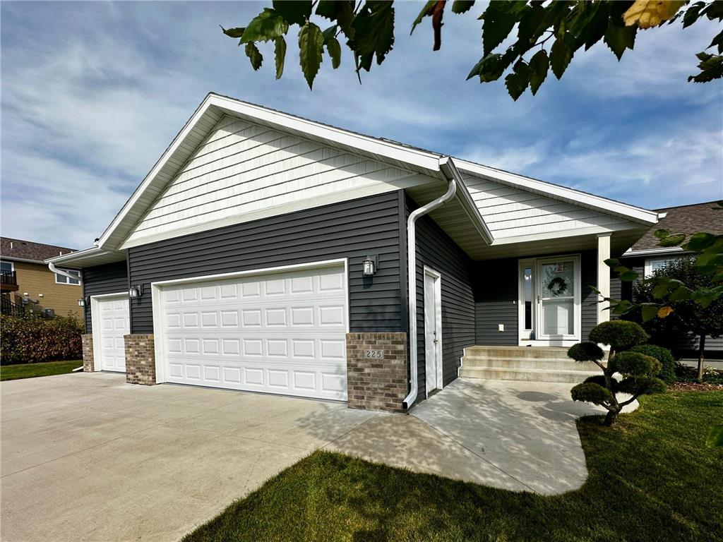 225 Oak Drive Eagle Lake MN 56024 6600551 image1