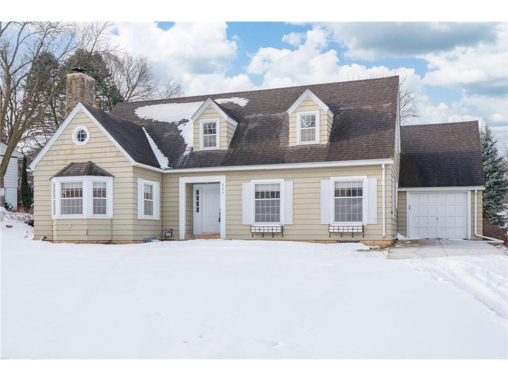 225 Oak Knoll Boulevard Mankato MN 56001 7005927 image1