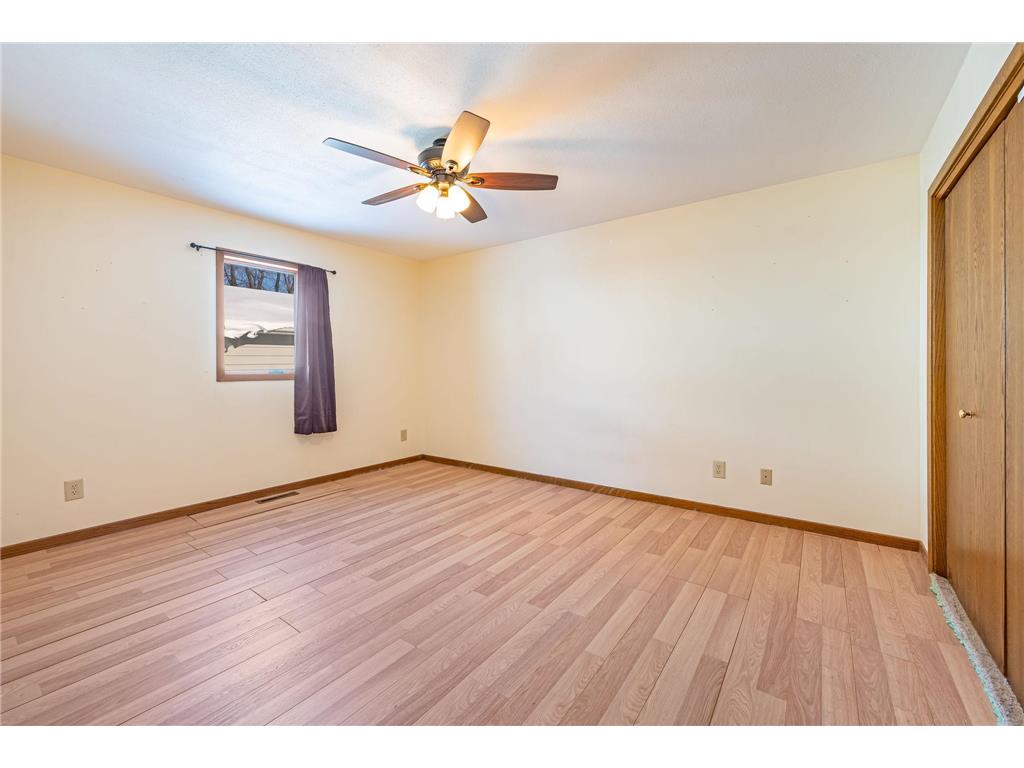 225 S 7th Avenue E #E Truman MN 56088 6824455 image13