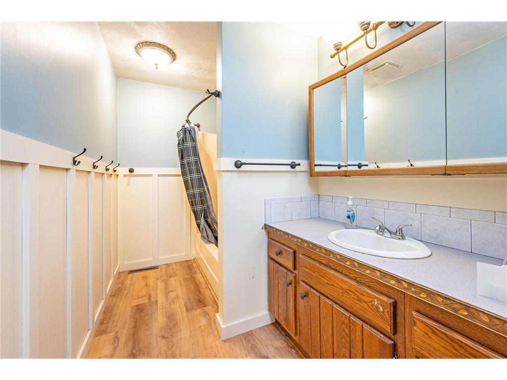 225 S 7th Avenue E #E Truman MN 56088 6824455 image14