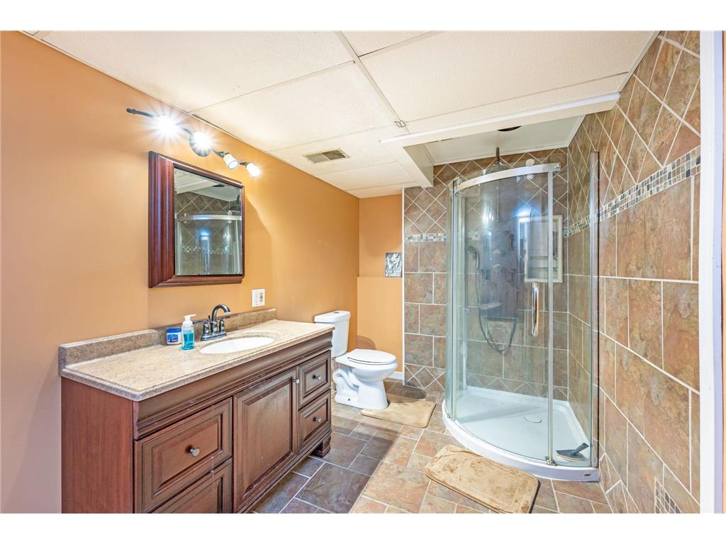 225 S 7th Avenue E #E Truman MN 56088 6824455 image20