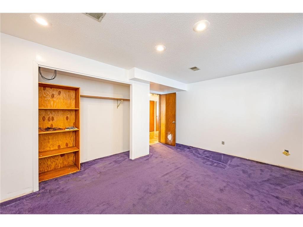 225 S 7th Avenue E #E Truman MN 56088 6824455 image25