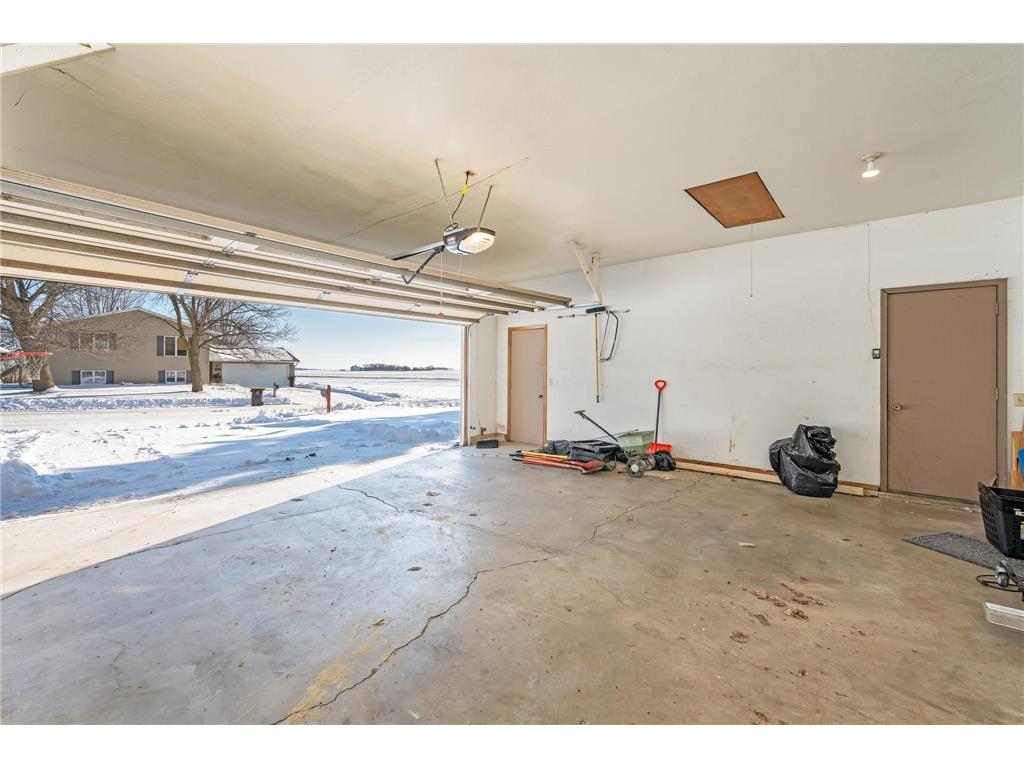 225 S 7th Avenue E #E Truman MN 56088 6824455 image30