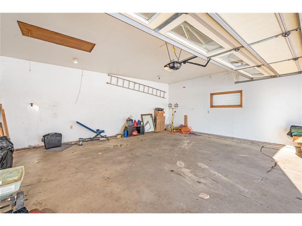 225 S 7th Avenue E #E Truman MN 56088 6824455 image31