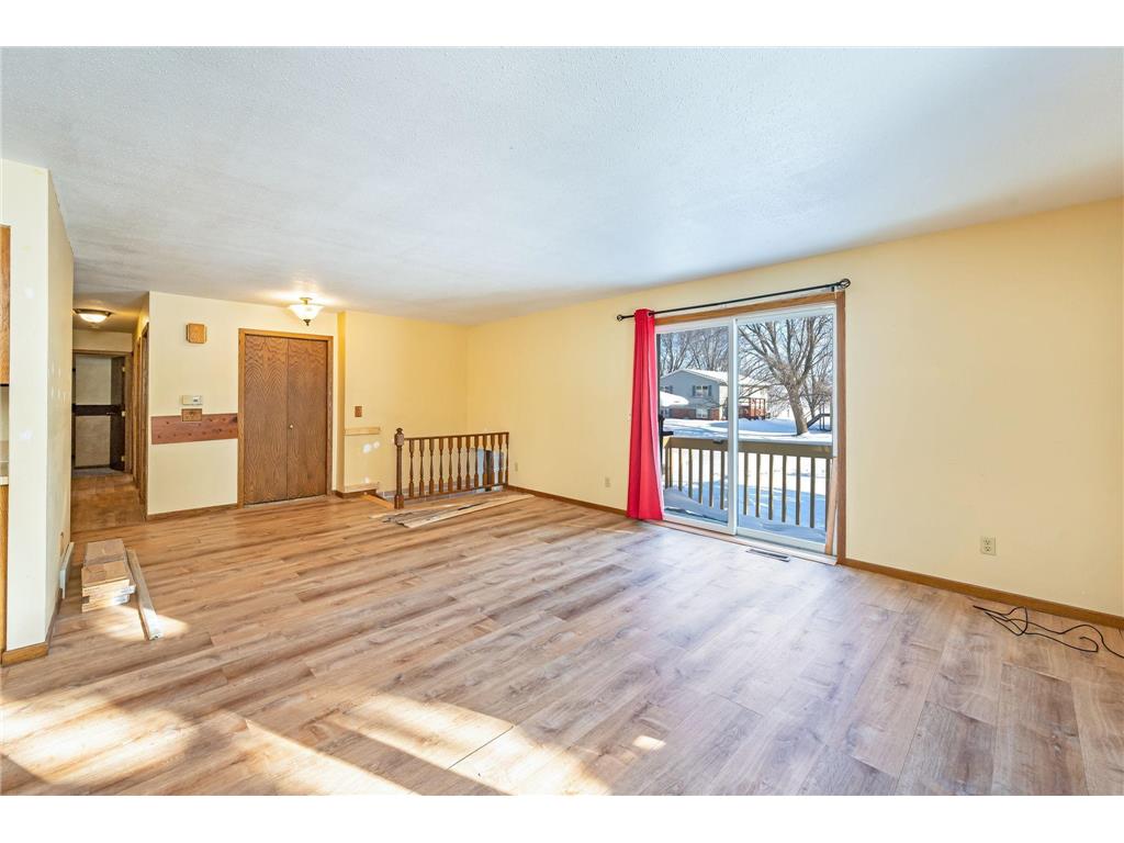 225 S 7th Avenue E #E Truman MN 56088 6824455 image4